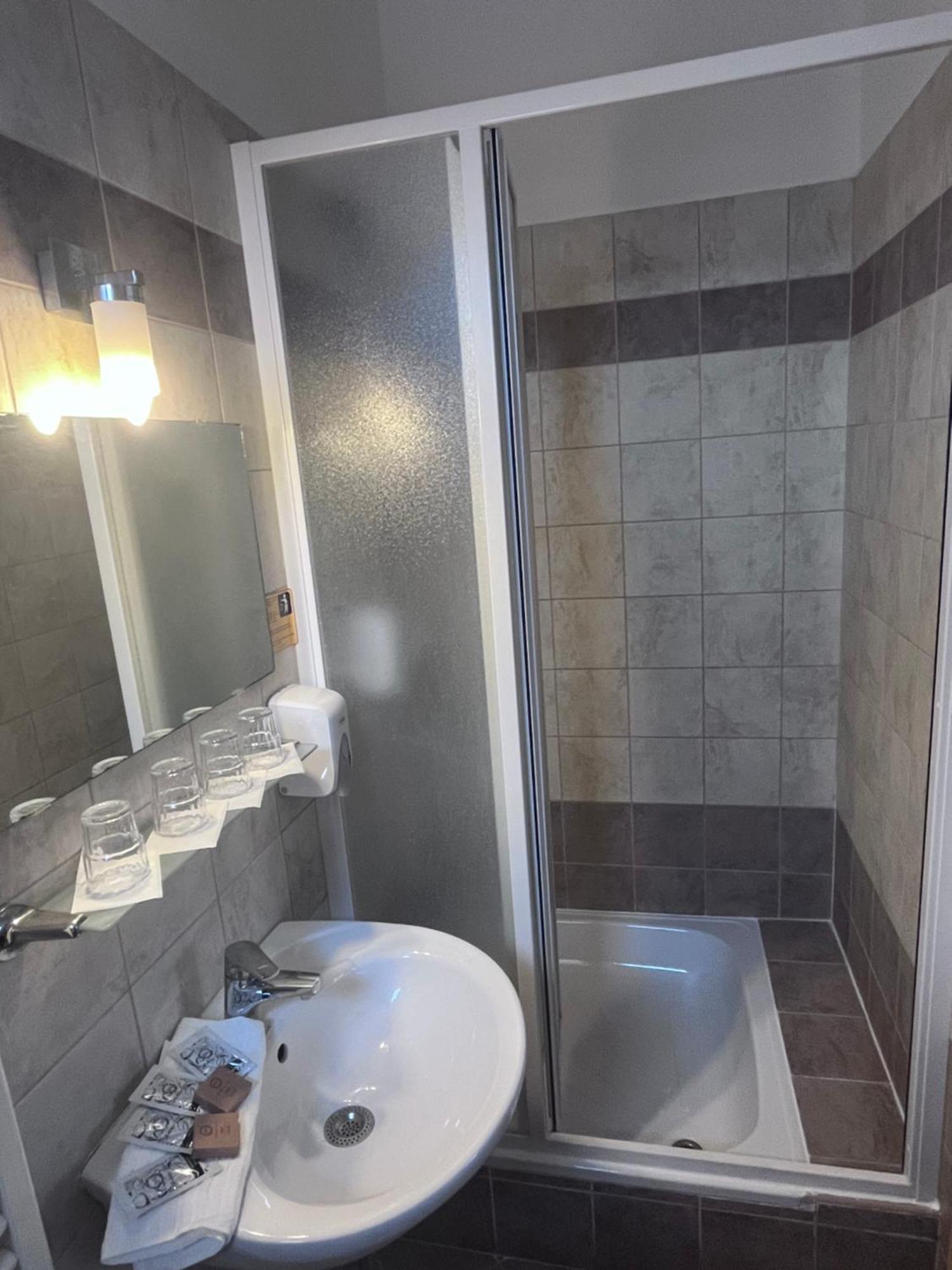 Hotel Rose City Budapest Luaran gambar