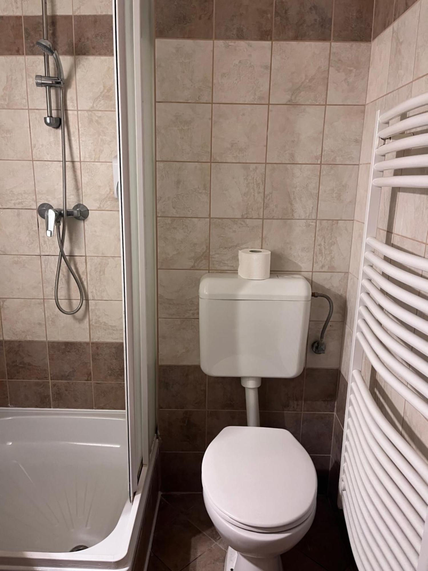 Hotel Rose City Budapest Luaran gambar
